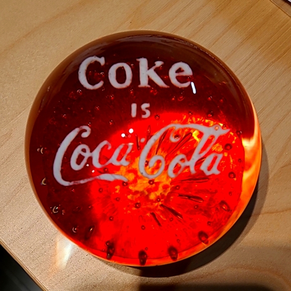 Vintage *RARE* Coke is Coca-Cola paperweight - Picture 2 of 4